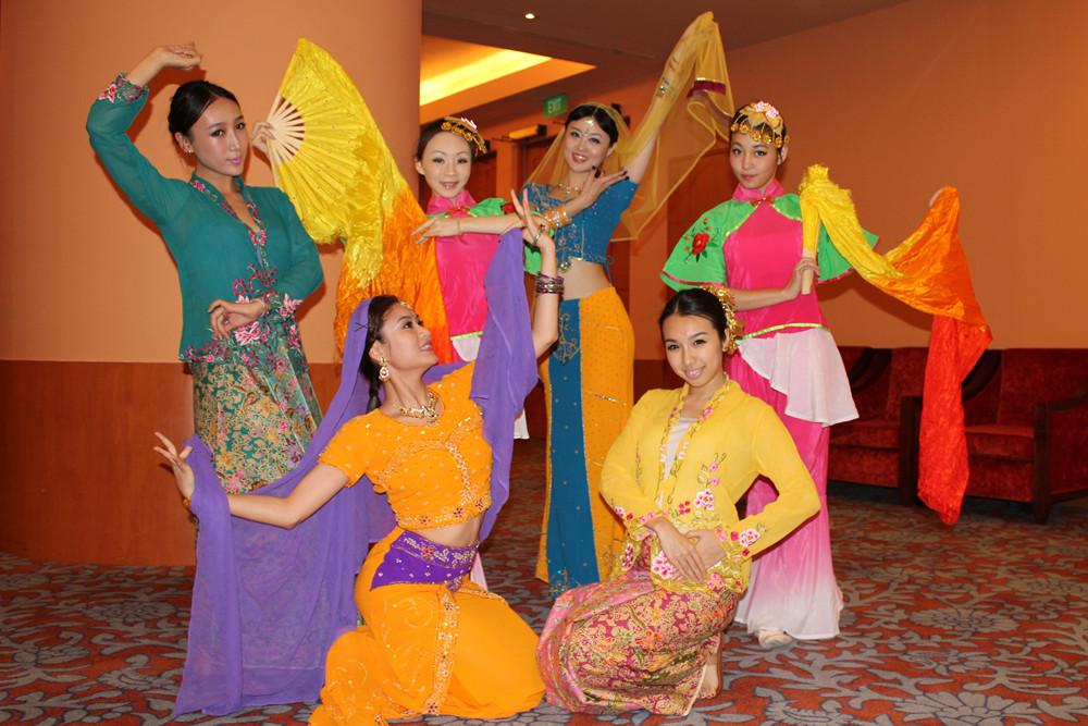 Singapore Harmony Culture Dance | raraproductuons.com